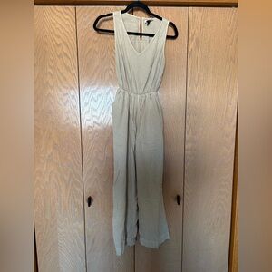 Universal Thread Beige Sleeveless Top